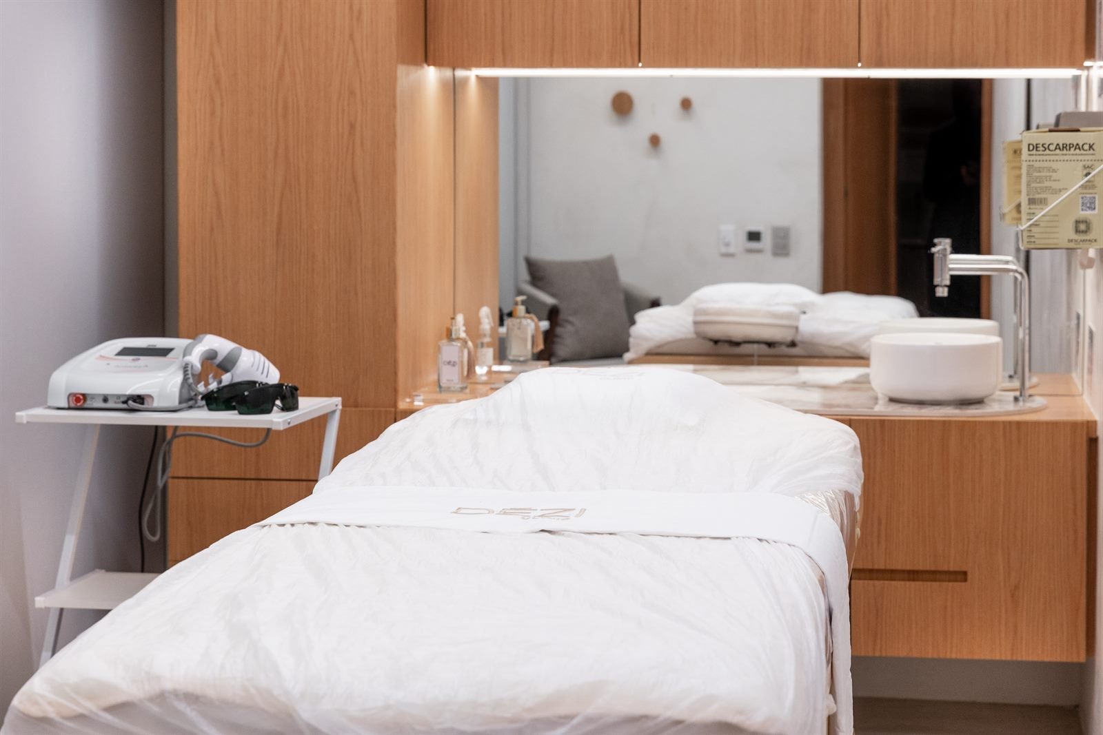 Sala de terapias pós-operatórias da Dēzi Clinic em São Paulo